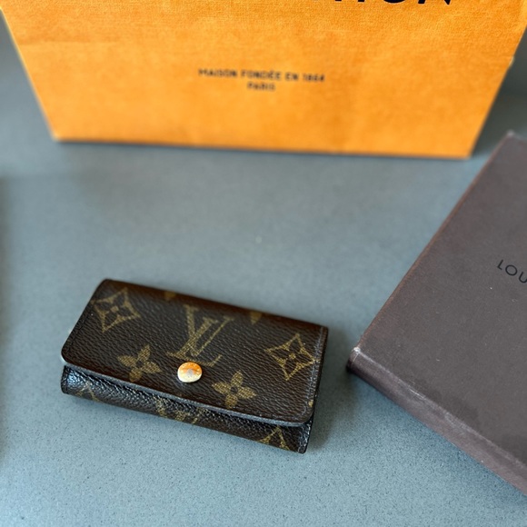 Monogram pocket organizer and key holder - Picture 7 of 9